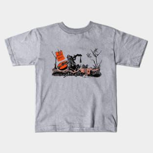 Vintage Storybook Frog Playing the Mandolin Kids T-Shirt